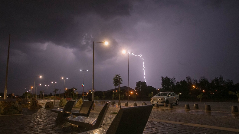 Meteorología anunció probables tormentas eléctricas entre el Maule y Los Ríos