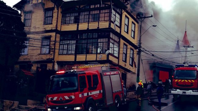 Incendio en Eleam de Valparaíso obligó a evacuar a 28 adultos mayores