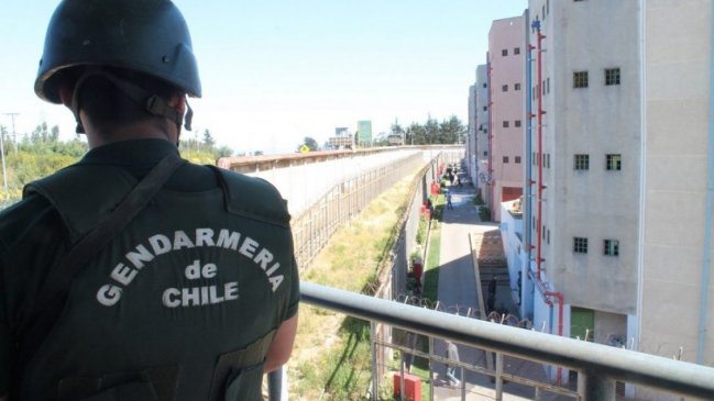 Tres oficiales de Gendarmería renunciaron tras la fuga de seis reos de la cárcel de Valparaíso