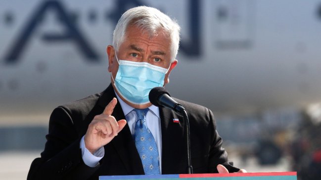 Paris recibió cargamento de vacunas Pfizer y acusó mal uso de los municipios