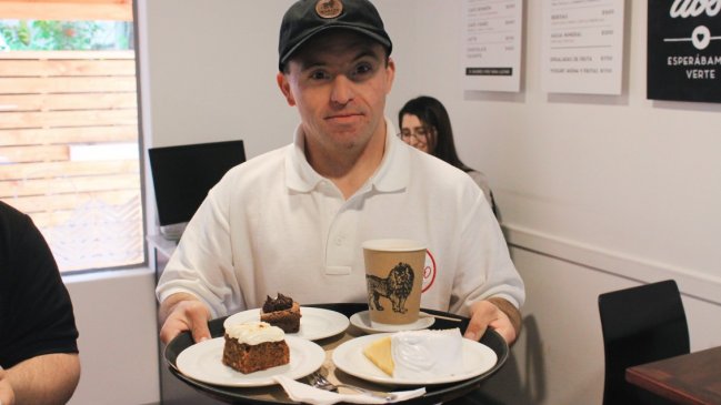 Cafetería 440, la iniciativa que lucha por mantenerse para dar empleo a jóvenes Down en Concepción