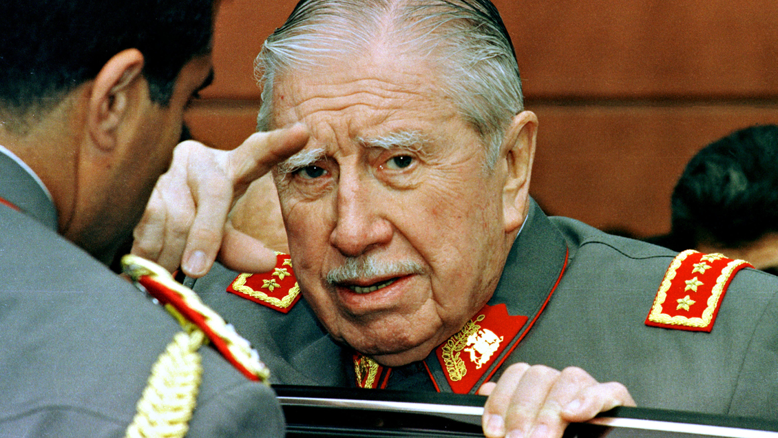 Justicia española reabrió causa contra el Banco de Chile por blanqueo de capitales de Pinochet