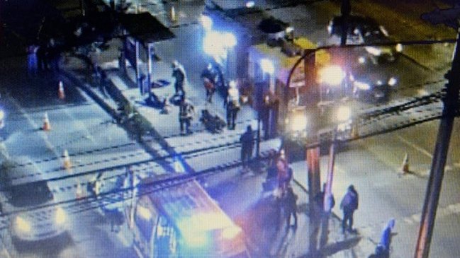 Conductor ebrio chocó contra paradero y dejó cuatro personas lesionadas en Ñuñoa