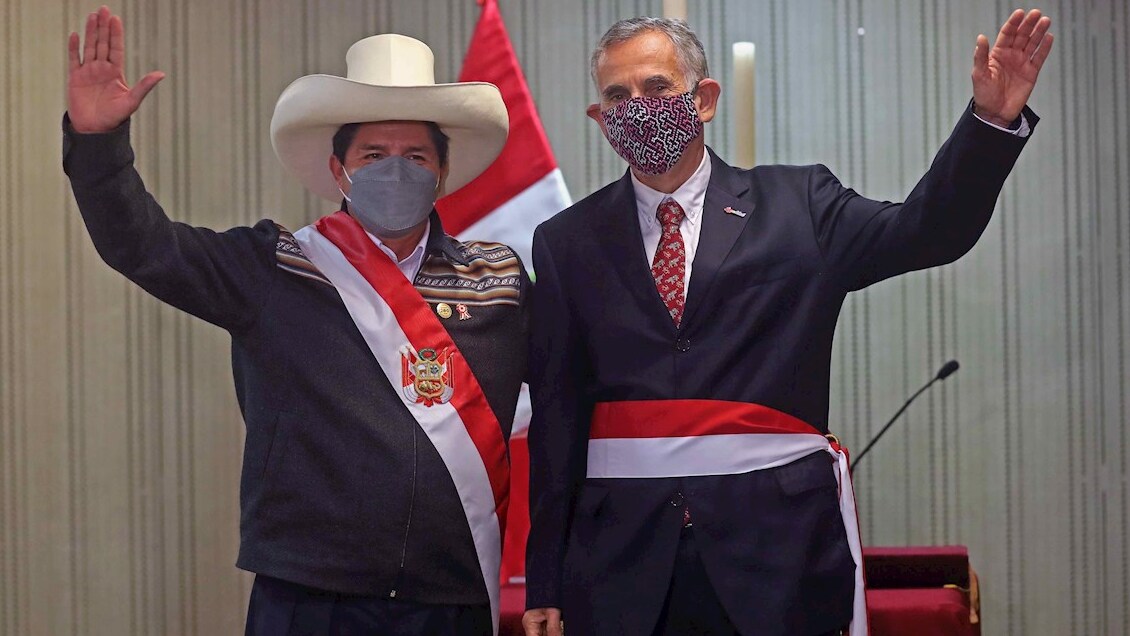 En medio de críticas, presidente peruano anunció a sus dos últimos ministros