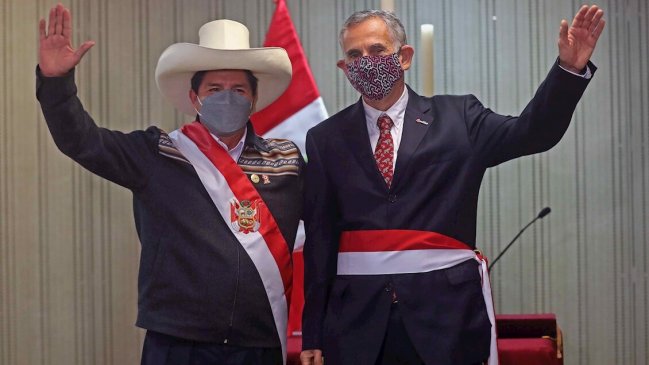 En medio de críticas, presidente peruano anunció a sus dos últimos ministros