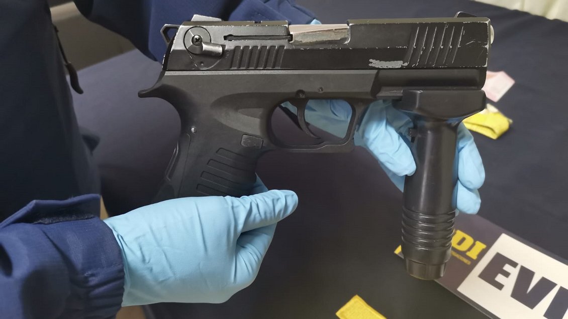 En Ovalle adolescente fue detenido portando un arma modificada y droga