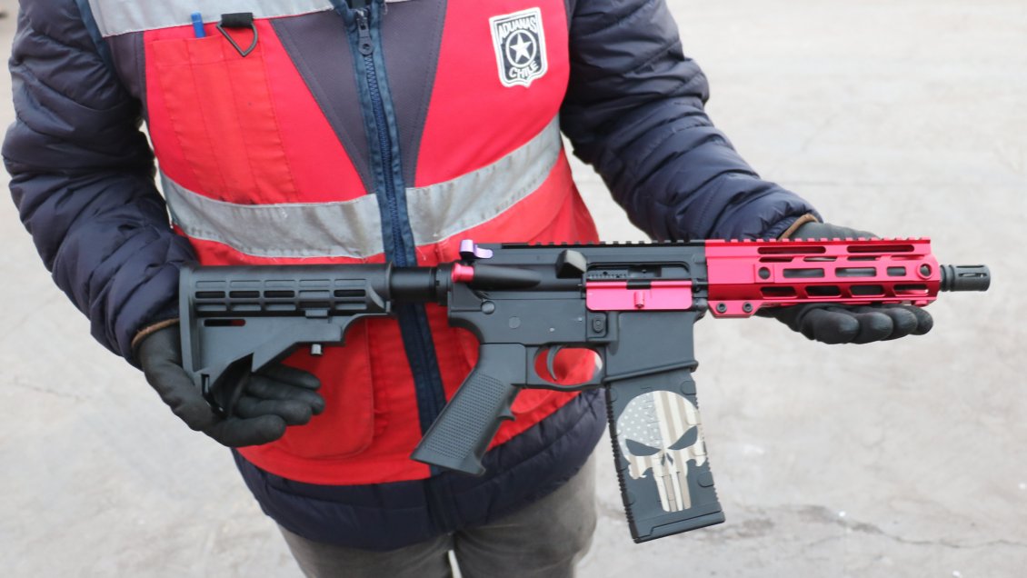 Aduanas decomisó piezas para armar 30 fusiles en puerto de Iquique