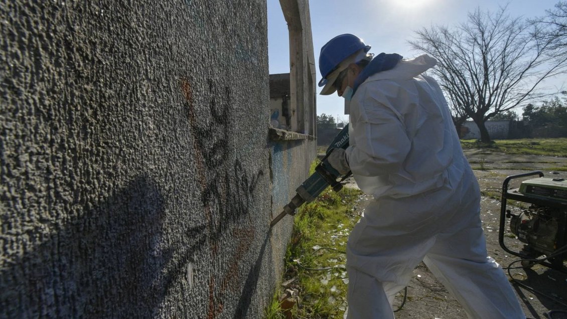 Municipio de Chillán comenzó demolición en terreno que albergará centro oncológico e instituto Teletón