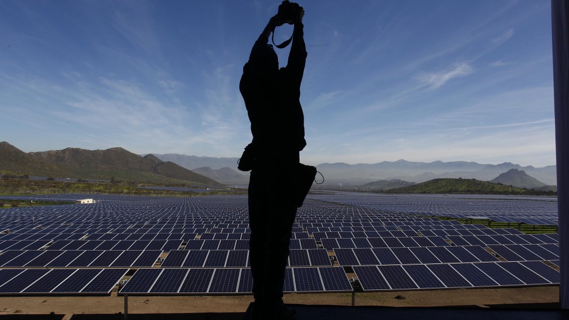 Empresa china Ginlong Solis invertirá 100 millones para ampliar producción