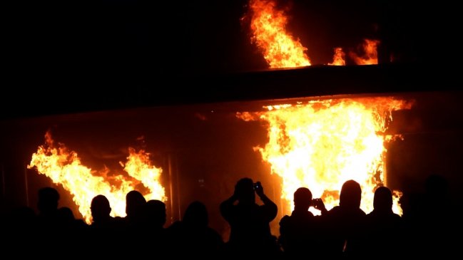 Debate de Unidad Constituyente: Candidatos condenan transversalmente la violencia