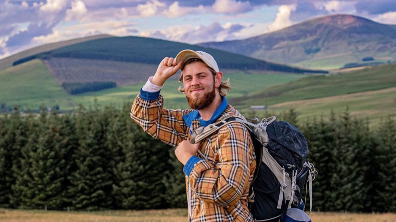 Youtuber murió tras caer de una montaña mientras grababa un video