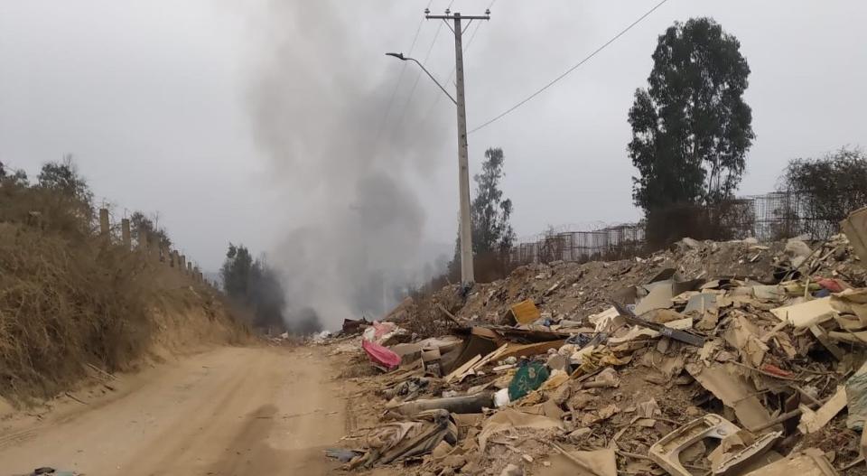 Quilpué y Villa Alemana buscan aunar esfuerzos para erradicar extenso basural de Alto El Yugo