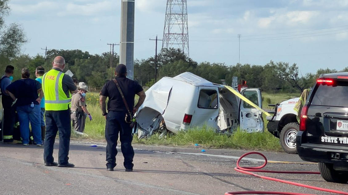 Al menos 10 muertos en accidente de una furgoneta que transportaba inmigrantes en Texas
