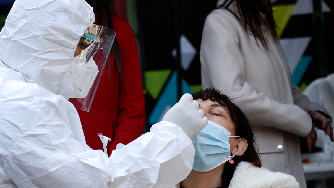 ICovid: Bajo índice de casos nuevos se mantiene, pero hay menos testeo