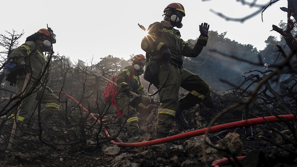 Al menos ocho desaparecidos en zona afectada por enorme incendio en California