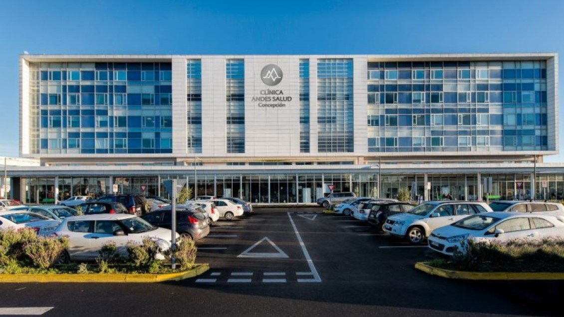 Mujer denunció agresión física de médico al que le pidió cambio de hora sin costo para revisión de exámenes