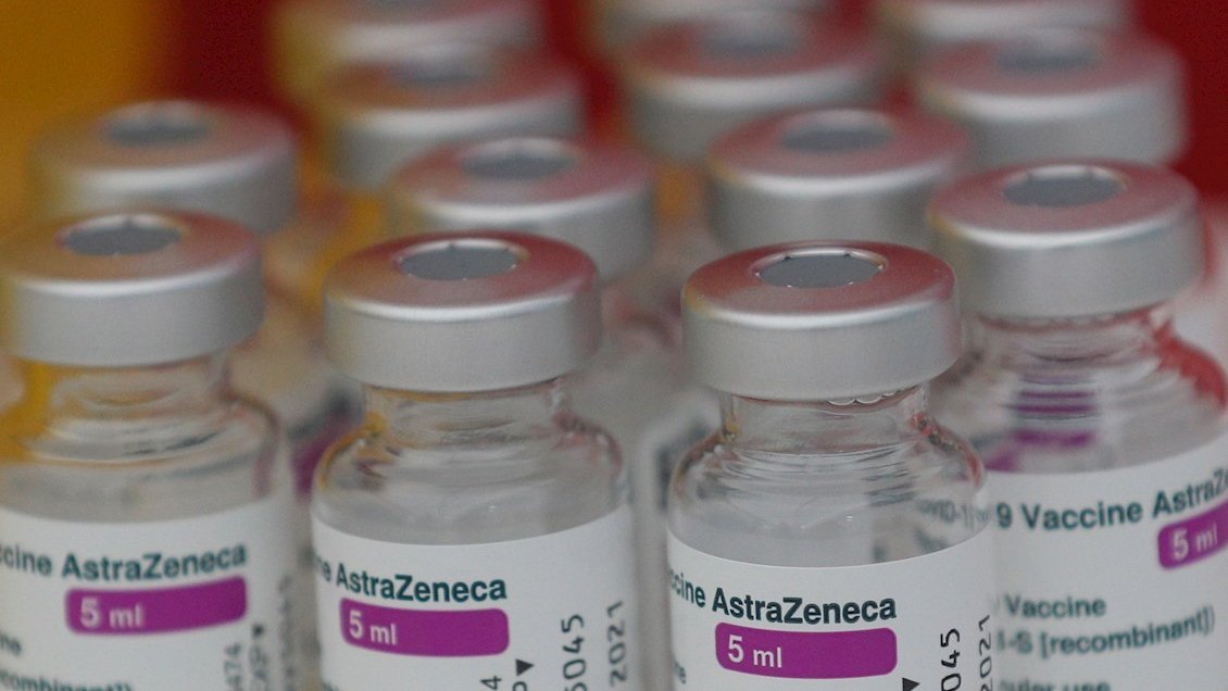 Con miras a la dosis de refuerzo, Chile recibió 204 mil vacunas de AstraZeneca