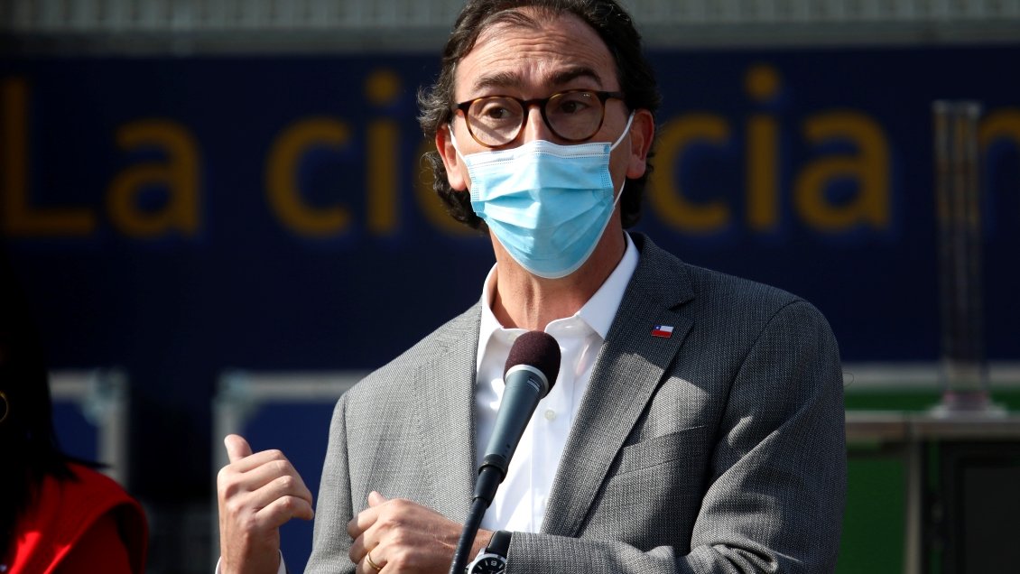 Figueroa por acusación constitucional: Diputados conocerán esfuerzos para asegurar el proceso educativo