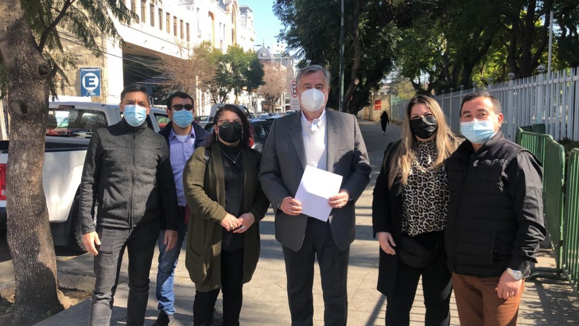 Senador Guillier presentó proyecto para que el comercio cierre a las 19:00 horas