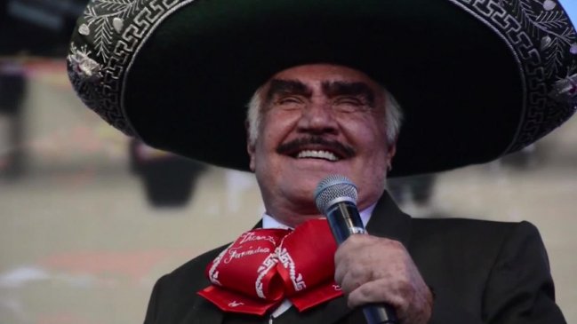 Vicente Fernández grave y con respiración artificial tras accidente