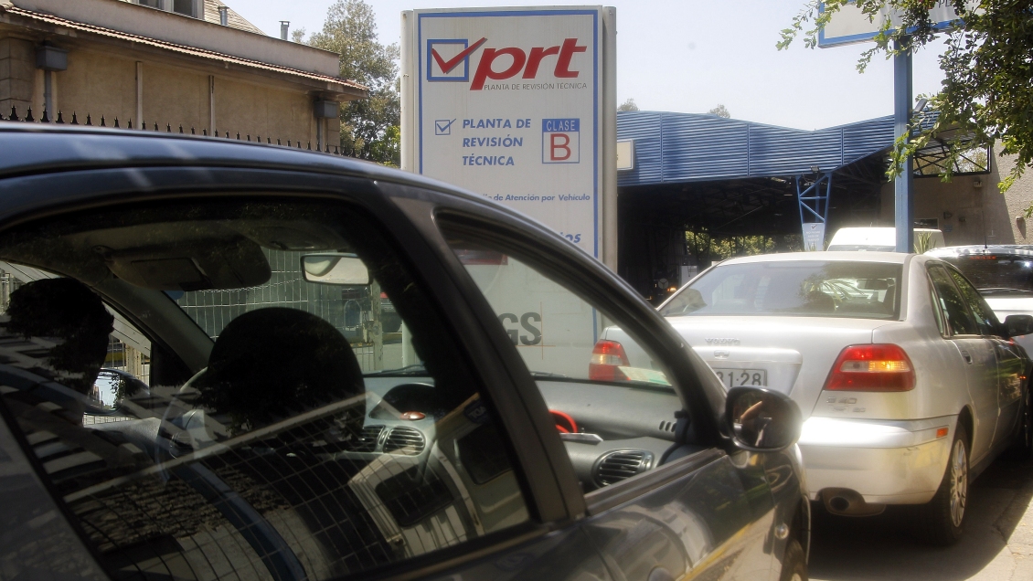 Condenan a dos mecánicos que recibían coimas en planta de revisión técnica en Iquique