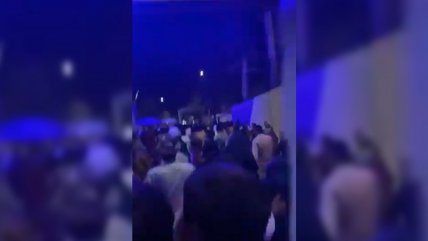   Caos en aeropuerto de Kabul por multitudes que buscan ser evacuadas de Afganistán 