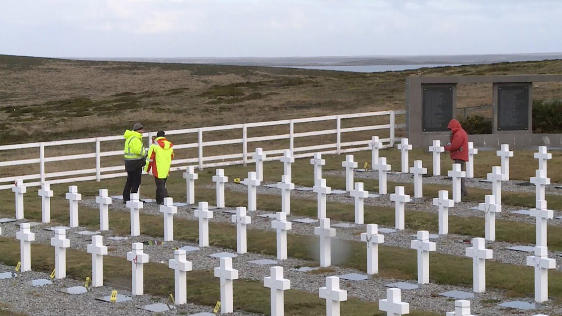 La Cruz Roja retomó el desafío de identificar a los caídos en las Malvinas