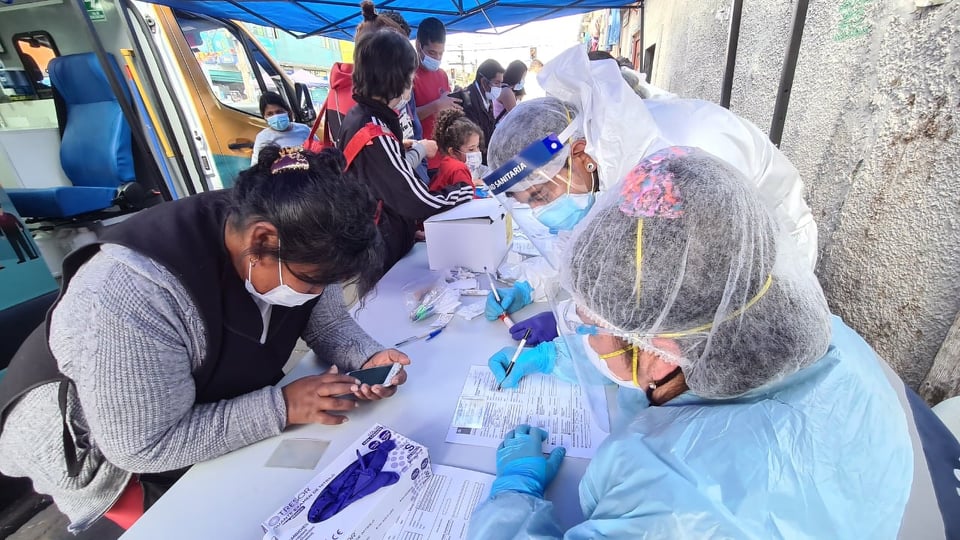 Tras paso de viajeros con delta por Iquique: Testeo arrojó tres casos Covid y se espera estudio genómico