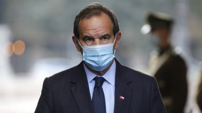 Ministro Allamand: Hermana de estudiante afgana me rogó y dijo 