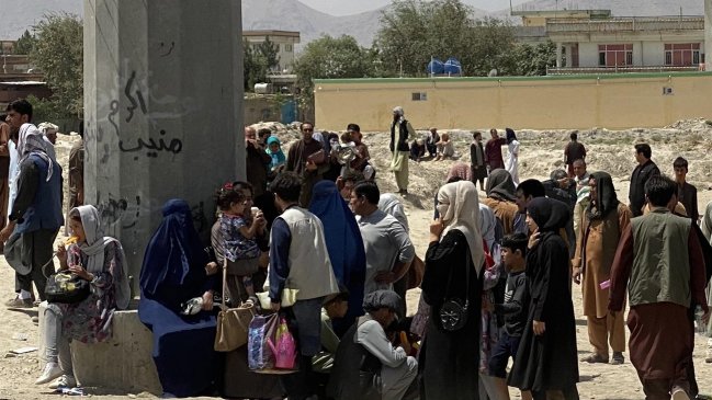 Chileno en Afganistán y dramática situación de las mujeres: Es como volver a la edad media