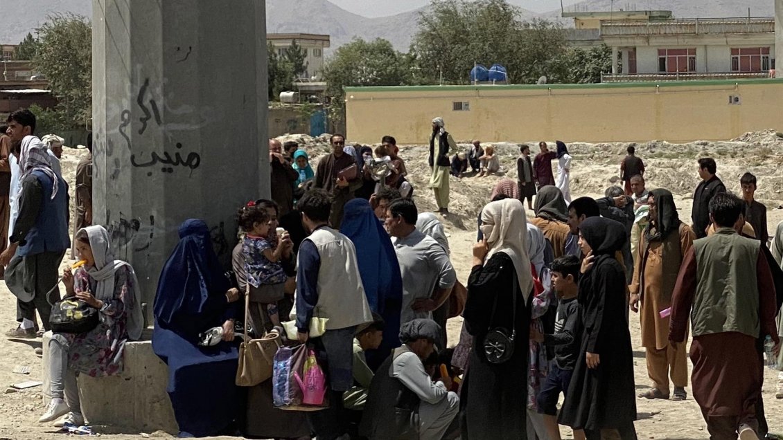 Chileno en Afganistán y dramática situación de las mujeres: Es como volver a la edad media