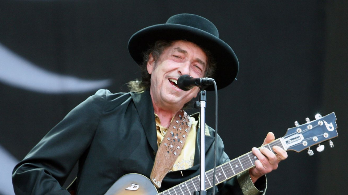 Bob Dylan niega acusaciones por abuso sexual a una menor de edad