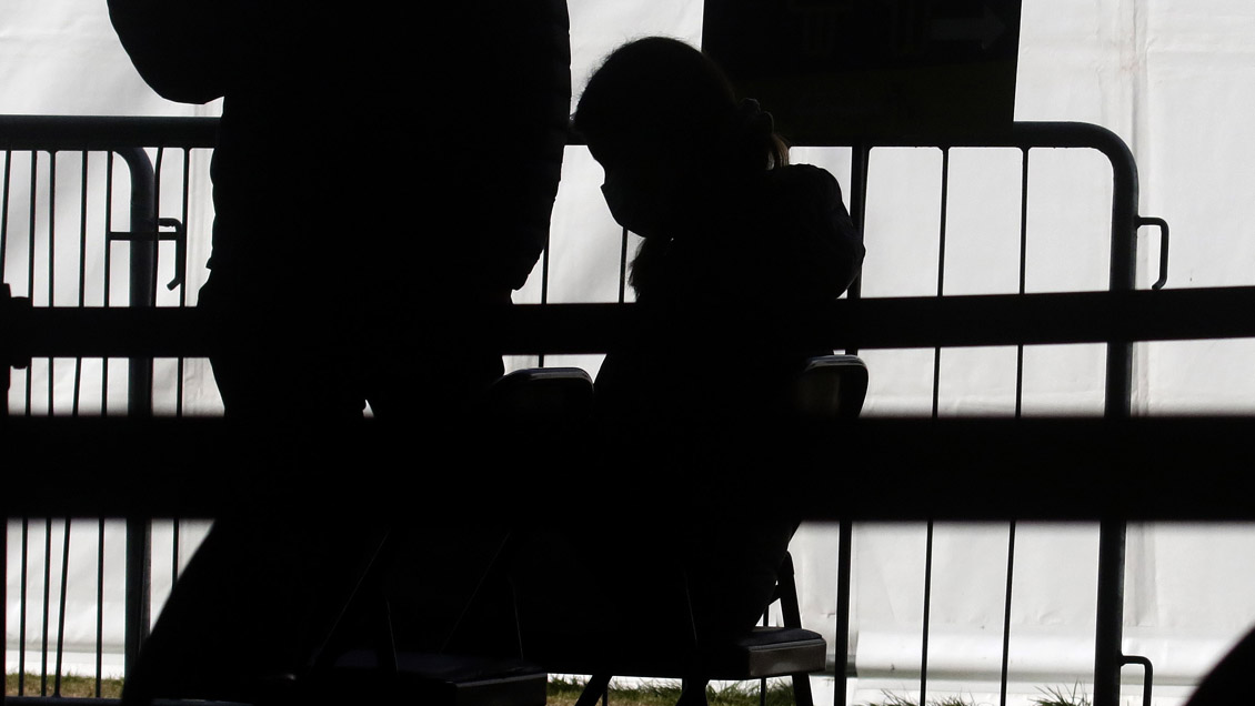 Adulta mayor murió en vacunatorio: ISP investiga las causas