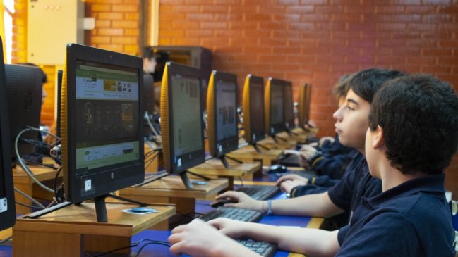 Lanzan proyecto para enseñar Ciencias de la Computación en el sistema escolar público
