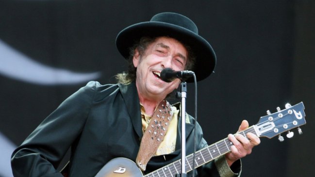 Bob Dylan niega acusaciones por abuso sexual a una menor de edad