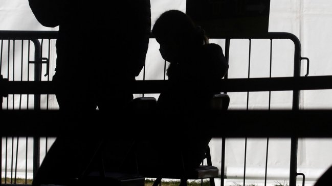 Adulta mayor murió en vacunatorio: ISP investiga las causas