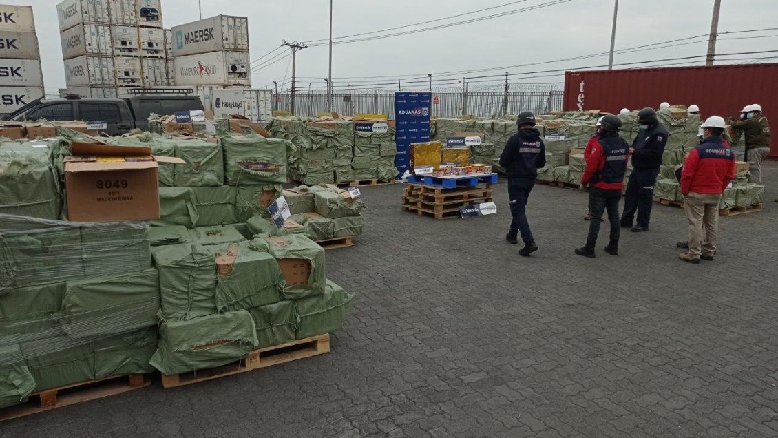 San Antonio: Decomisan 24 toneladas de fuegos artificiales ingresados vía marítima desde China