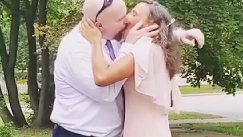 Mujer se casó con hombre condenado por matar a su hermano: Le escribía cartas en prisión