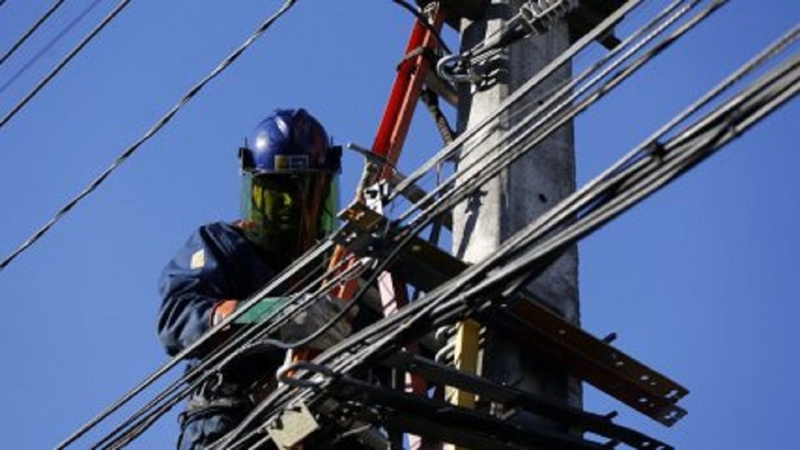 Municipios del Maule piden acusación constitucional contra ministro de Energía por constantes cortes de luz