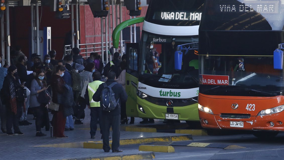 Guardias de terminal fueron agredidos por sujetos anti mascarillas: Uno perdió un ojo