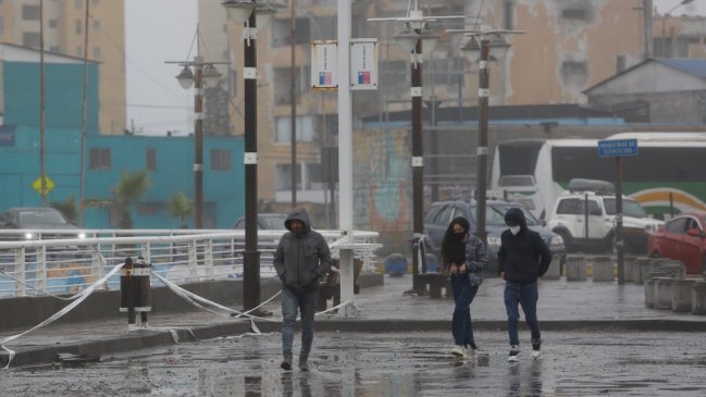 Llovizna y densa neblina se registran en varios puntos de Iquique y Alto Hospicio