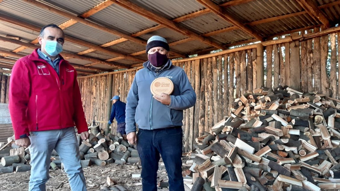 Productores de leña certificados reciben sello de calidad en Chillán