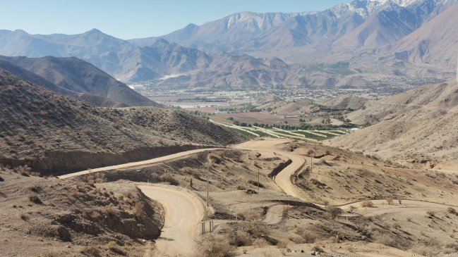 Coquimbo: Comenzó pavimentación y mejoramiento de la ruta Antakari