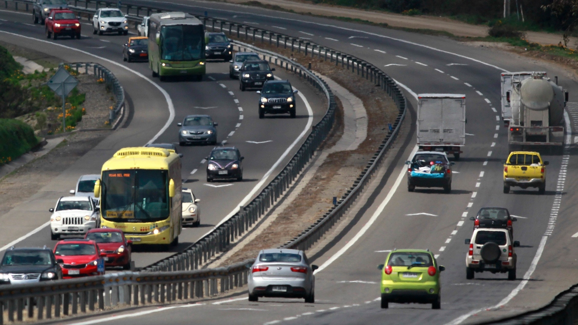 Autoridades esperan que 390 mil vehículos salgan de Santiago para Fiestas Patrias