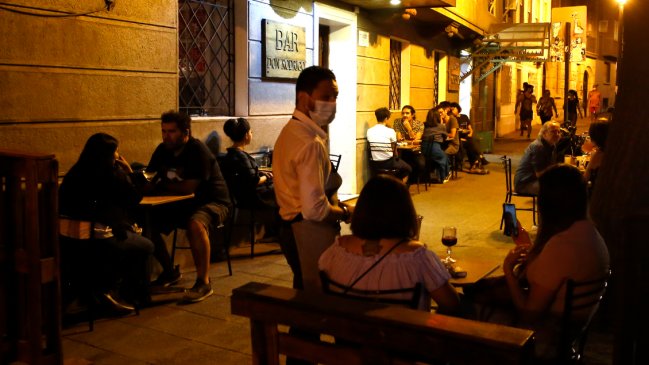 Todas las regiones del país tendrán toque de queda a la medianoche