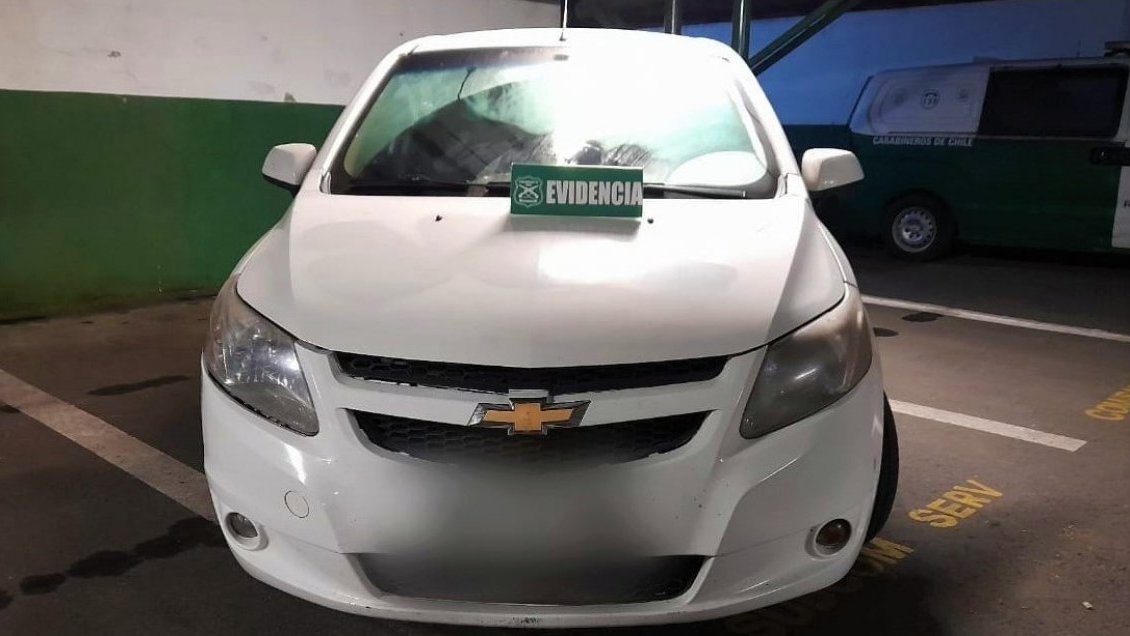 Chillán Viejo: Detienen a tres sujetos que circulaban a exceso de velocidad en un auto robado
