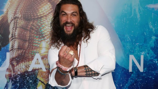 Jason Momoa presentó el traje de 