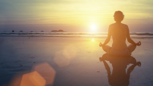 Meditación contra el estrés laboral, una moda en auge en China