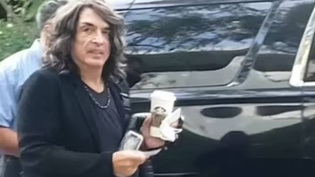 Captan a líder de KISS sin mascarilla días después de dar positivo a Covid-19