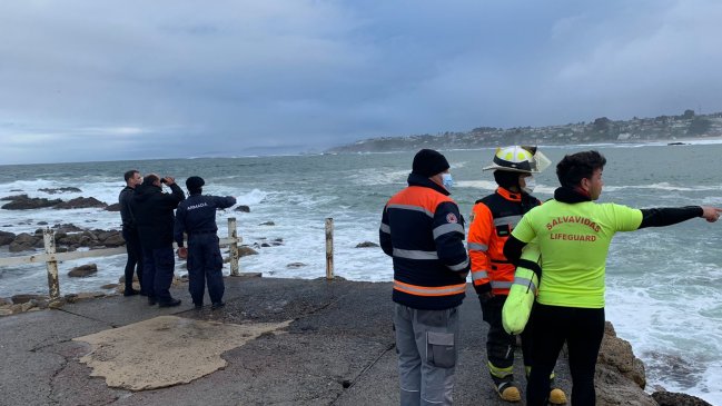 Hombre murió tras ingresar a playa de El Quisco pese a aviso de marejadas vigente